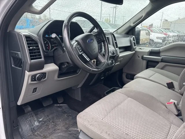 Used 2017 Oxford White Ford XLT image 19