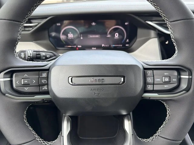 New 2026 Sting-Gray Clear-Coat Exterior Paint Jeep Laredo image 29