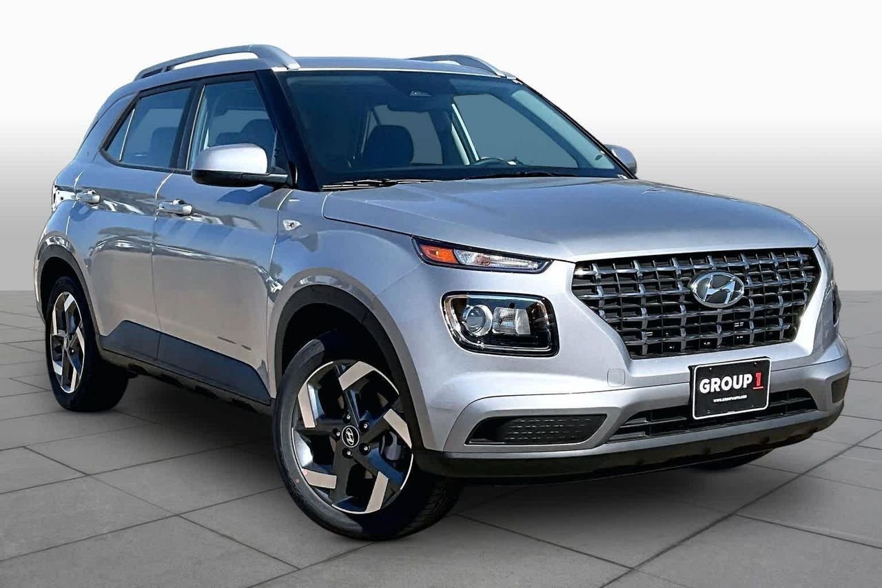New 2026 Shimmering Silver Hyundai SEL image 2
