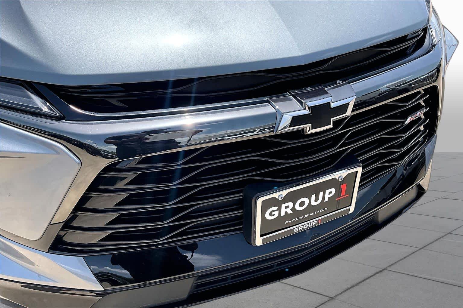 Used 2025 Sterling Gray Metallic Chevrolet RS image 30
