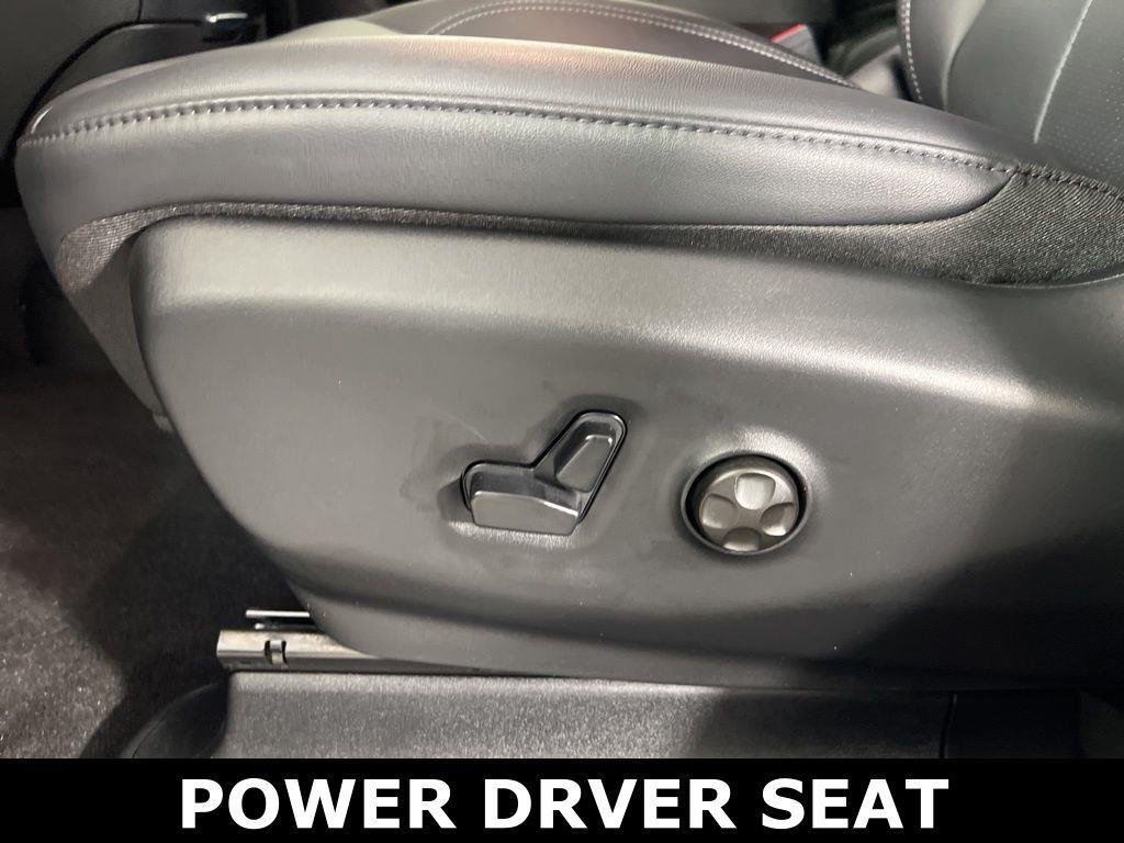 Used 2026 Bright White Clearcoat Chrysler Select image 12