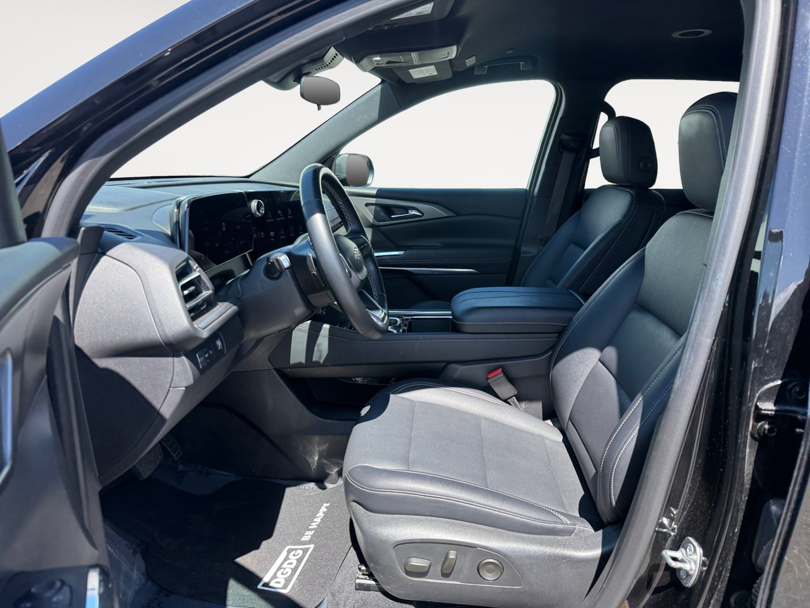 Used 2025 Black Metallic Chevrolet LT image 10