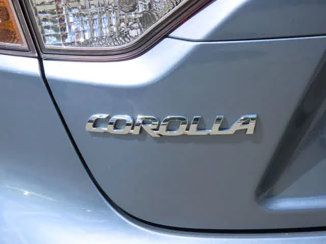 Used 2025 Celestite Toyota SE image 7
