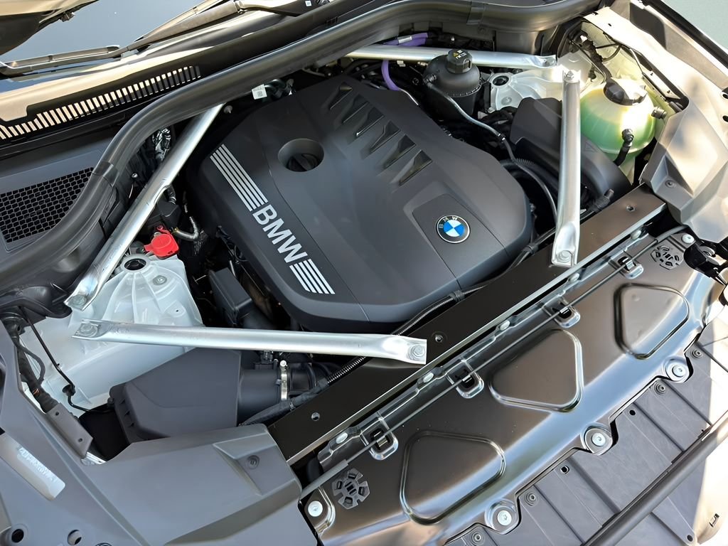 New 2026 Mineral White Metallic BMW sDrive40i image 24
