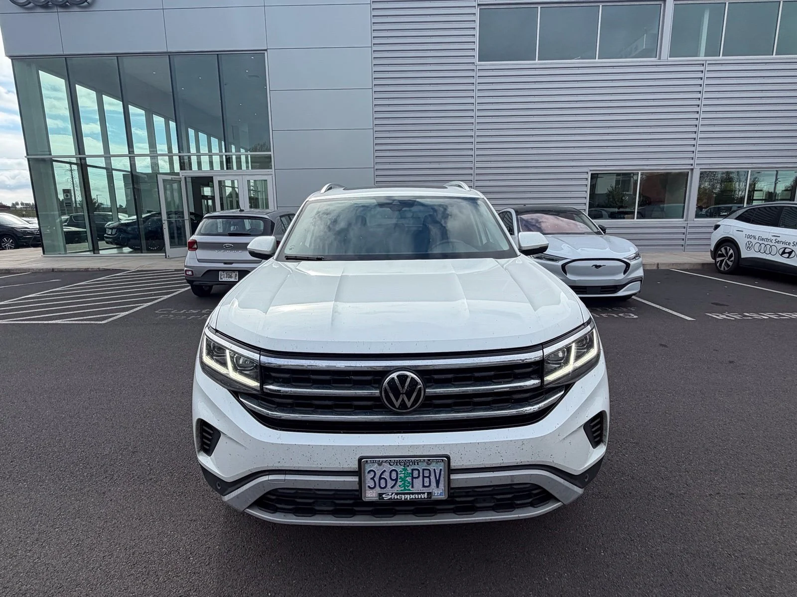 Used 2023  Volkswagen SEL image 8