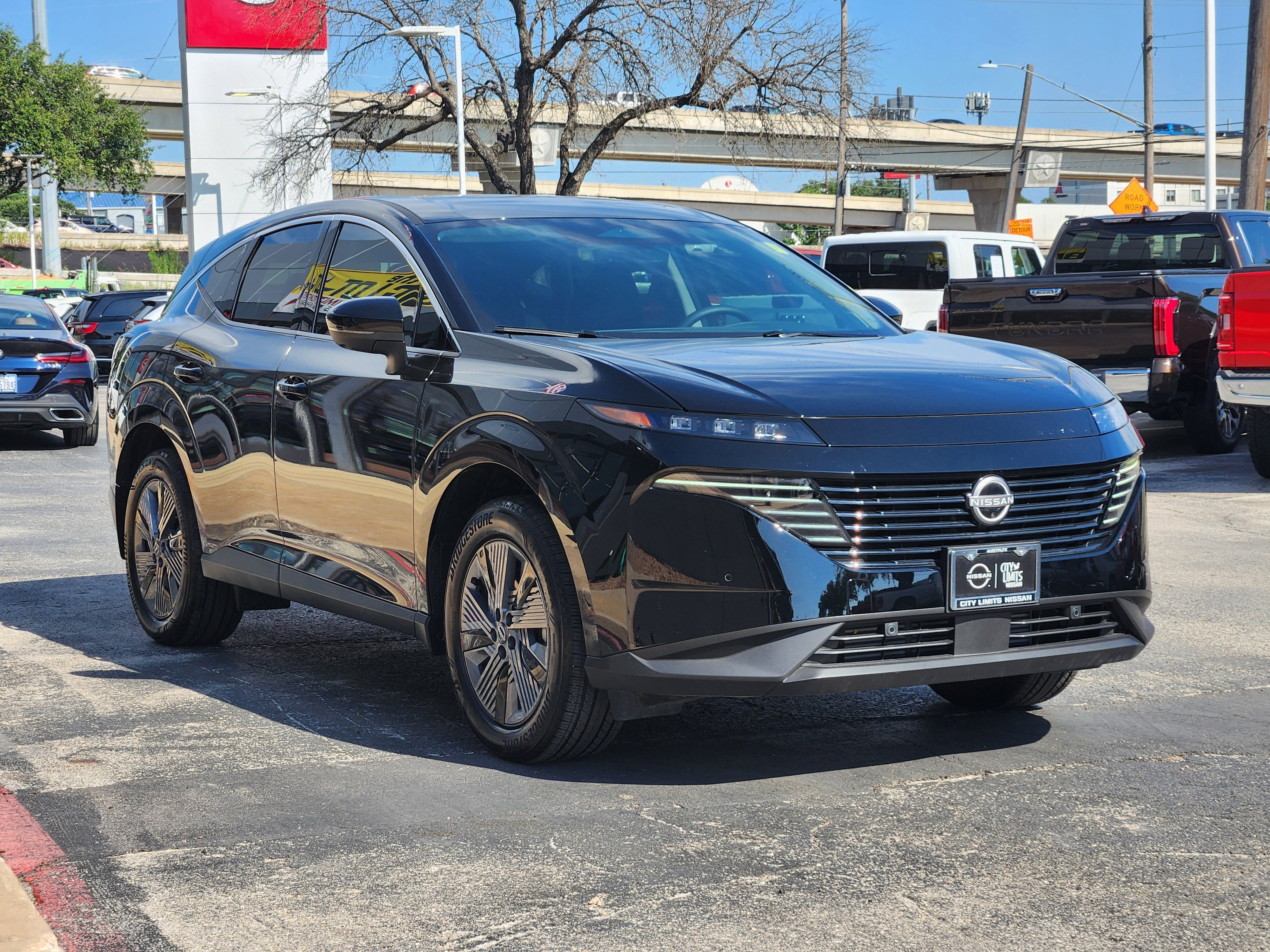 Certified Used 2026 Super Black Nissan SL image 3