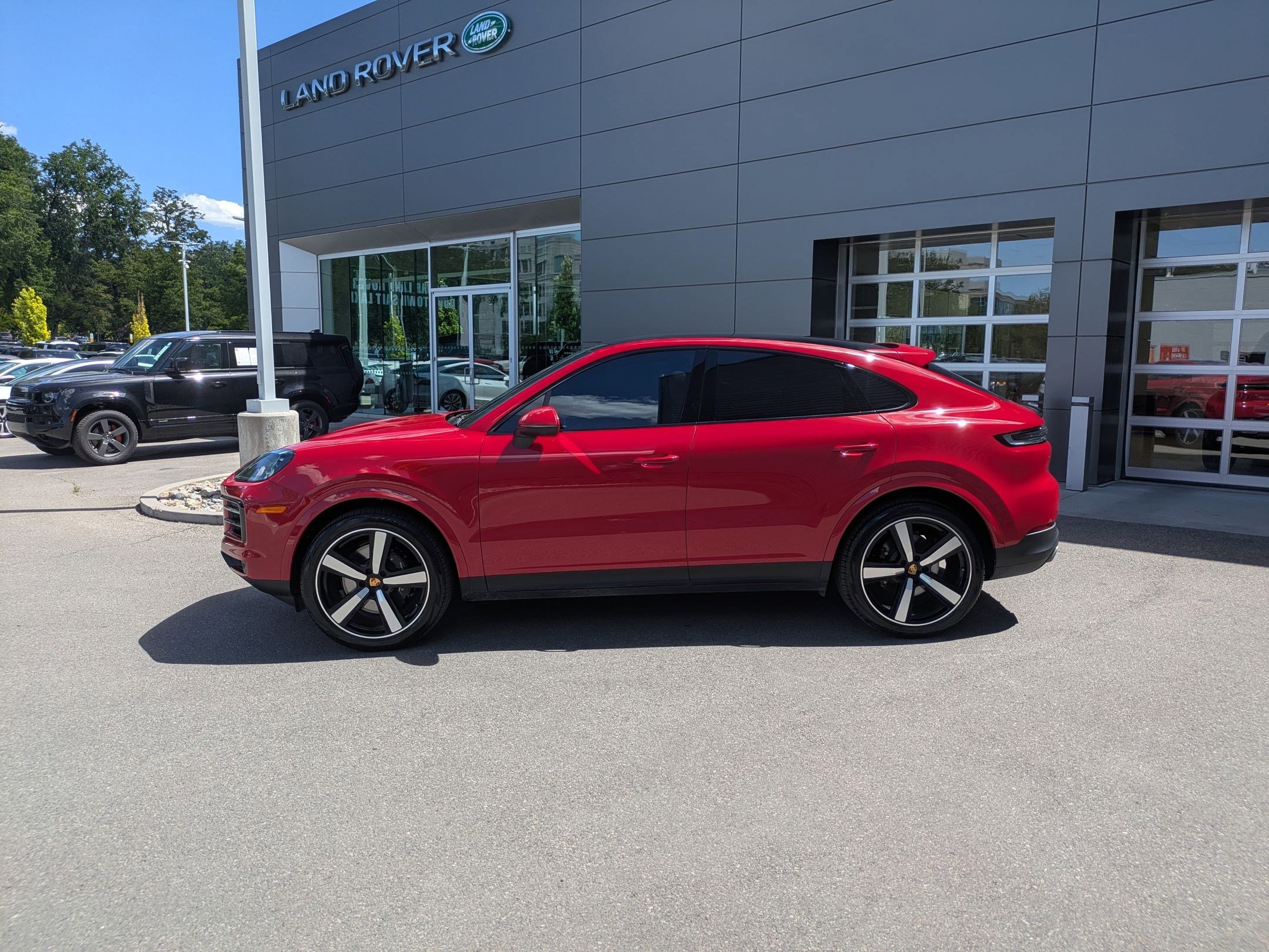 Used 2024 Red Porsche Cayenne Coupé (MY24) image 7