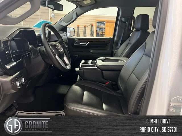 2024 GMC Sierra 1500 SLT - Photo 18