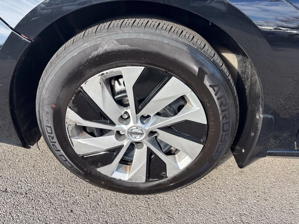 Used 2019 Black Nissan 2.5 S image 10