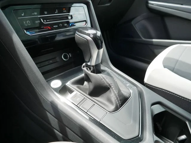 New 2026 Black Volkswagen 1.5T SE image 11