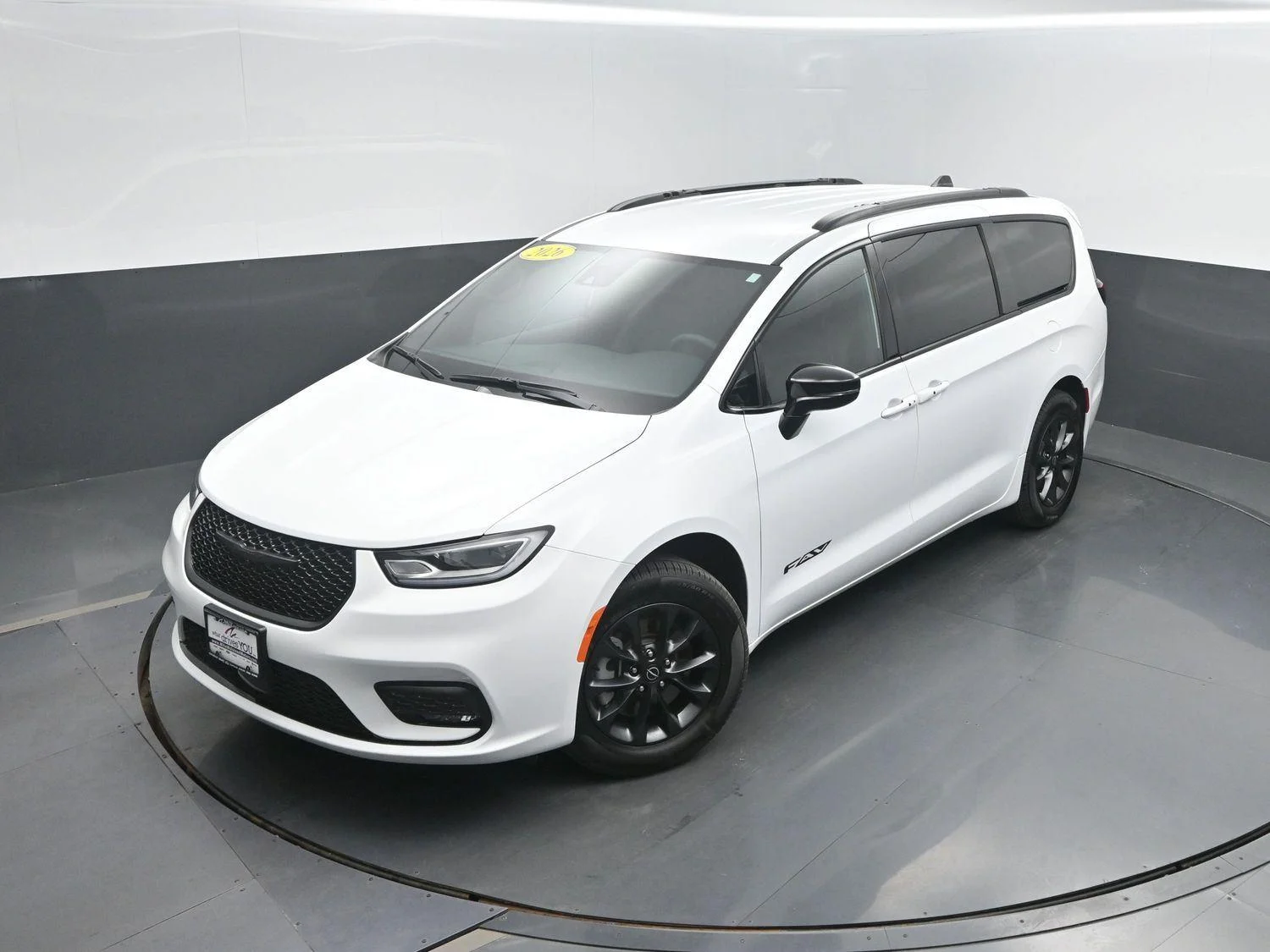 New 2026 Bright White Clear-Coat Exterior Paint Chrysler Select image 37