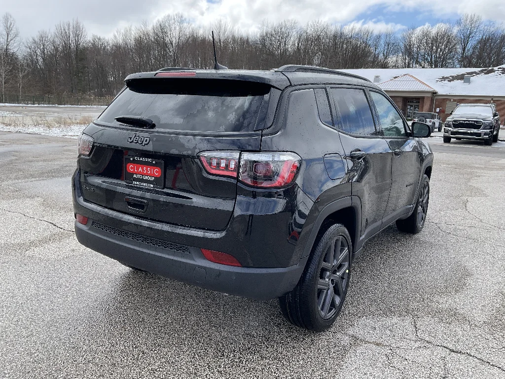 New 2026 Diamond Black Crystal Pearlcoat Jeep Limited Altitude image 7