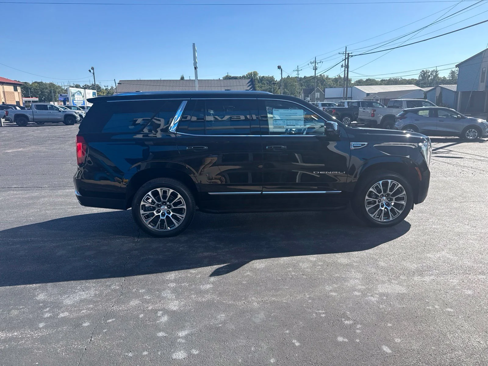 2026 GMC Yukon Denali - Photo 9