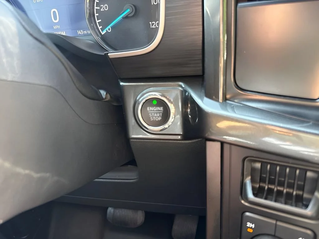 Used 2021  Ford XL image 22