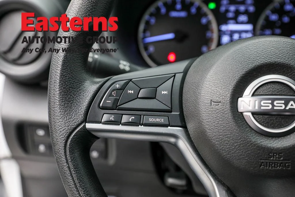 Used 2022 White Nissan S image 15