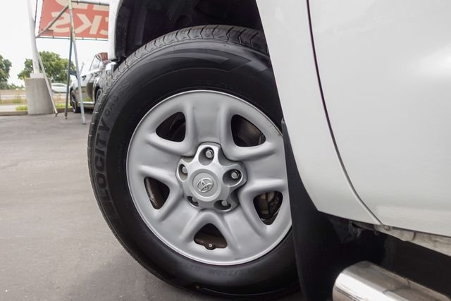 Used 2016 White Toyota SR5 image 13