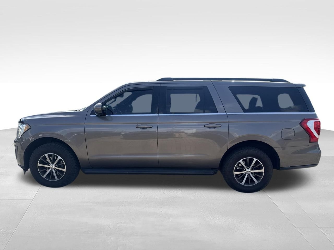 Used 2019 Gray Ford XLT image 2