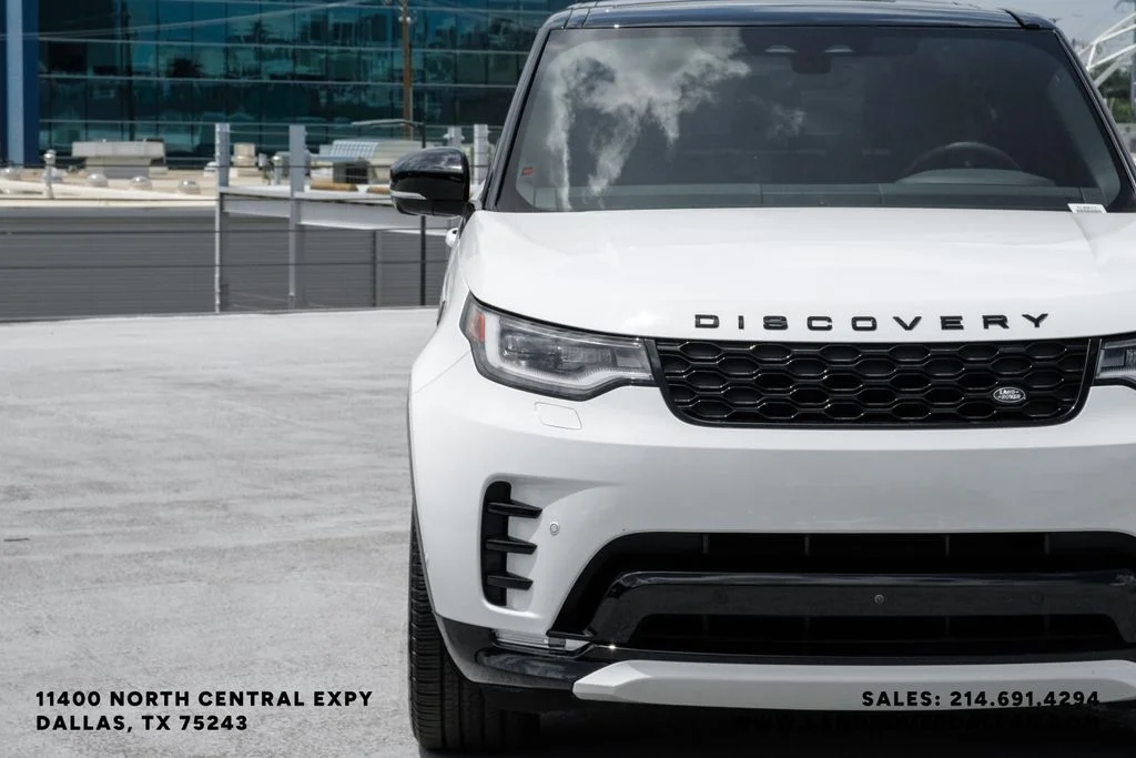 Used 2025 White Land Rover Dynamic SE image 44