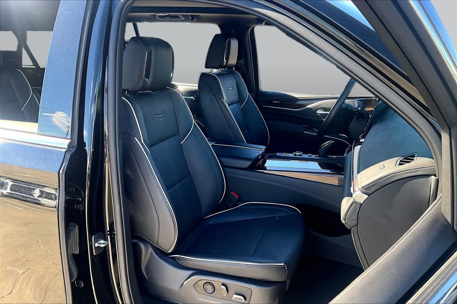 Used 2023 BLACK RAVEN Cadillac RWD Premium Luxury image 9