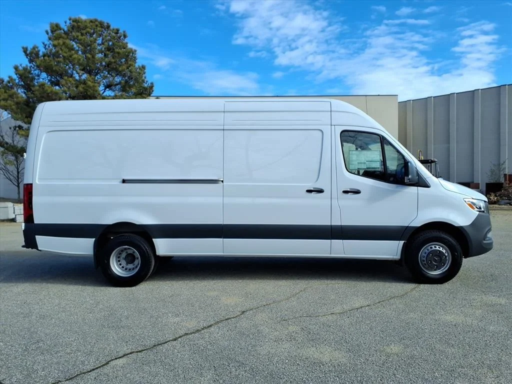 New 2026 Arctic White Mercedes-Benz  image 6