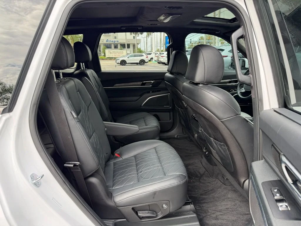 Used 2025 White Kia SX-Prestige X-Line image 16
