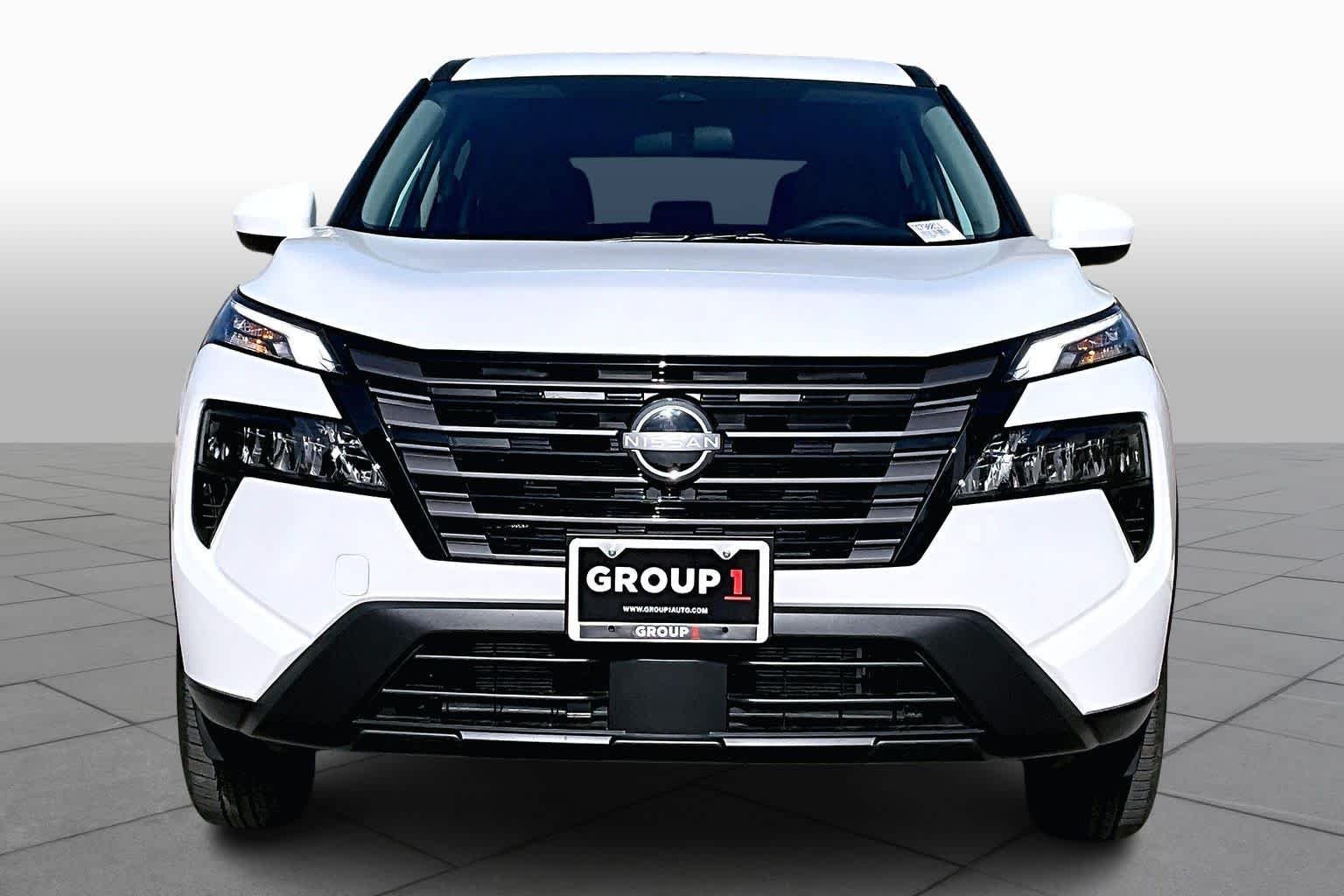New 2026 Everest White Pearl TriCoat Nissan SV image 3