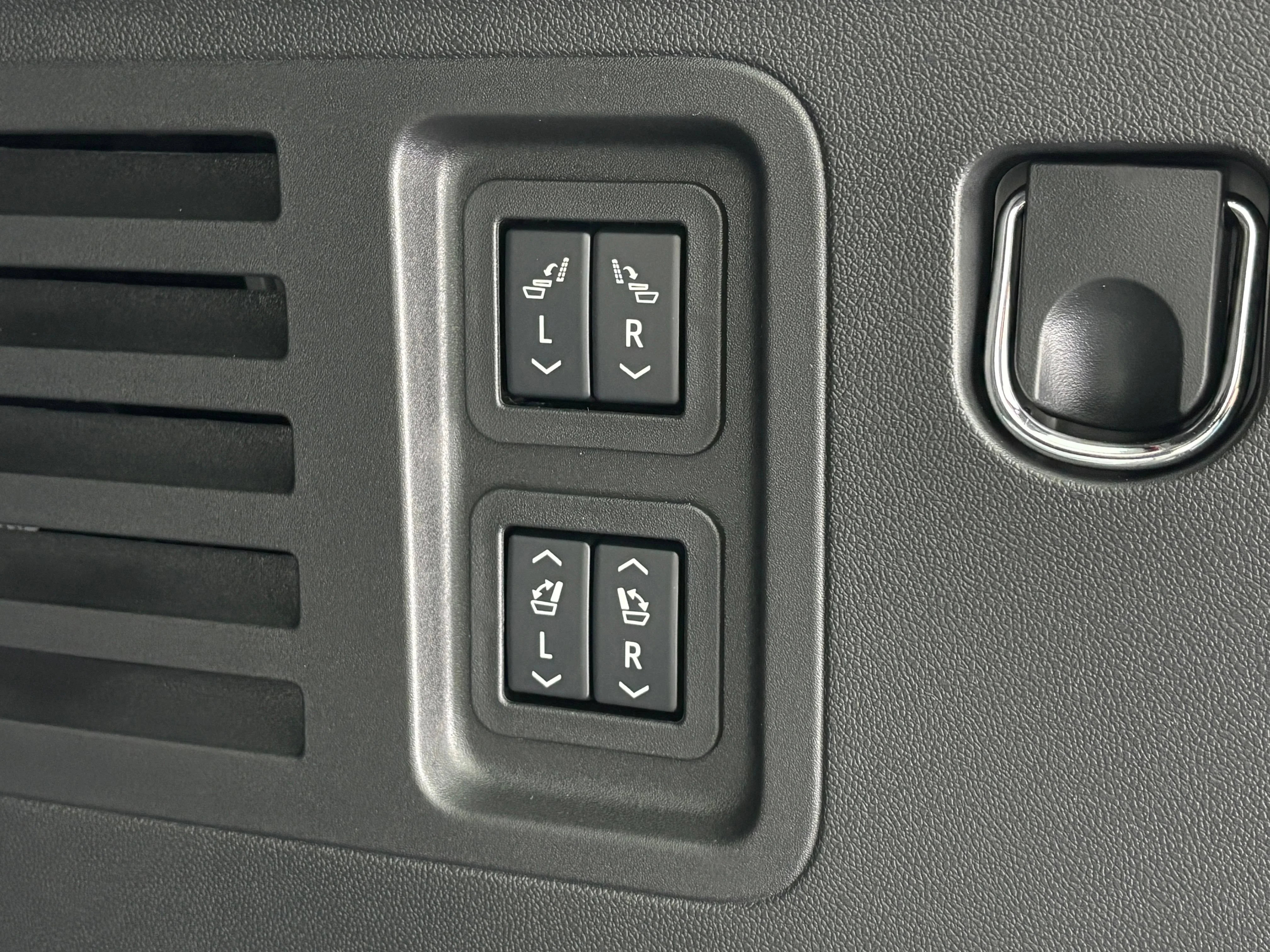 2026 GMC Acadia Denali Ultimate - Photo 13