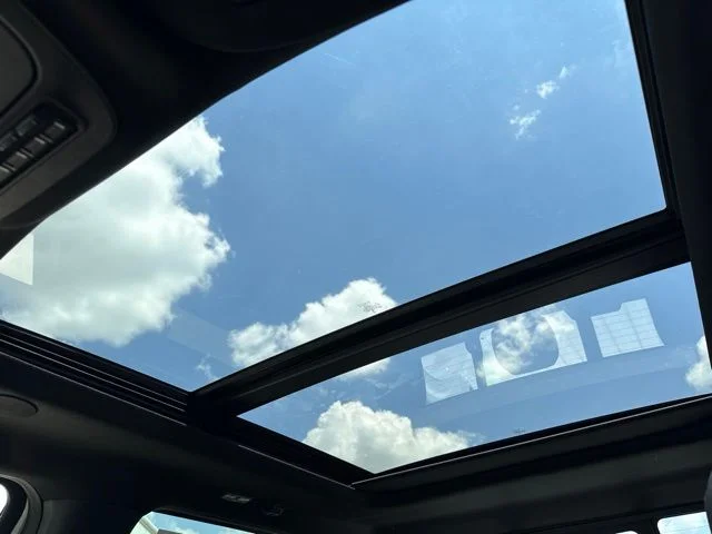 New 2026 Star White Metallic Tri-Coat Ford F-350® Platinum® image 3