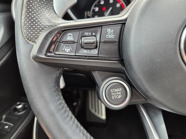 Used 2022 White Alfa Romeo Veloce image 33