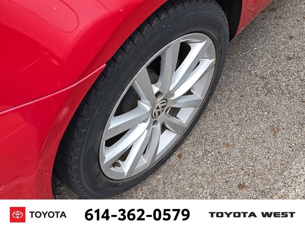 Used 2013 Red Volkswagen Komfort Edition image 10