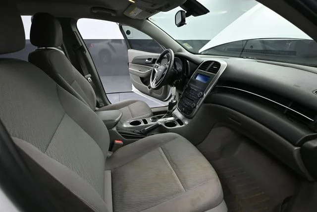 Used 2015 White Chevrolet LS image 39