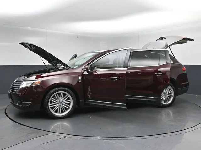 Used 2019 Burgundy Velvet Metallic Tinted Clearcoat Lincoln Reserve image 57