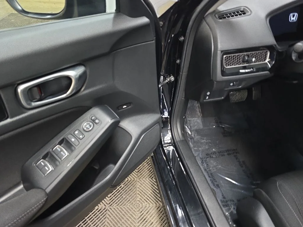 Used 2023 Black Honda EX image 28
