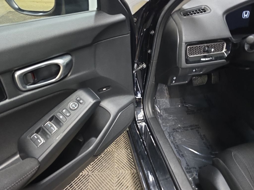 Used 2023 Black Honda EX image 28