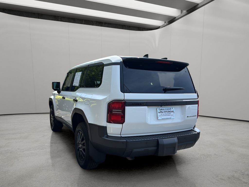Used 2024 Ice Cap Toyota  image 3