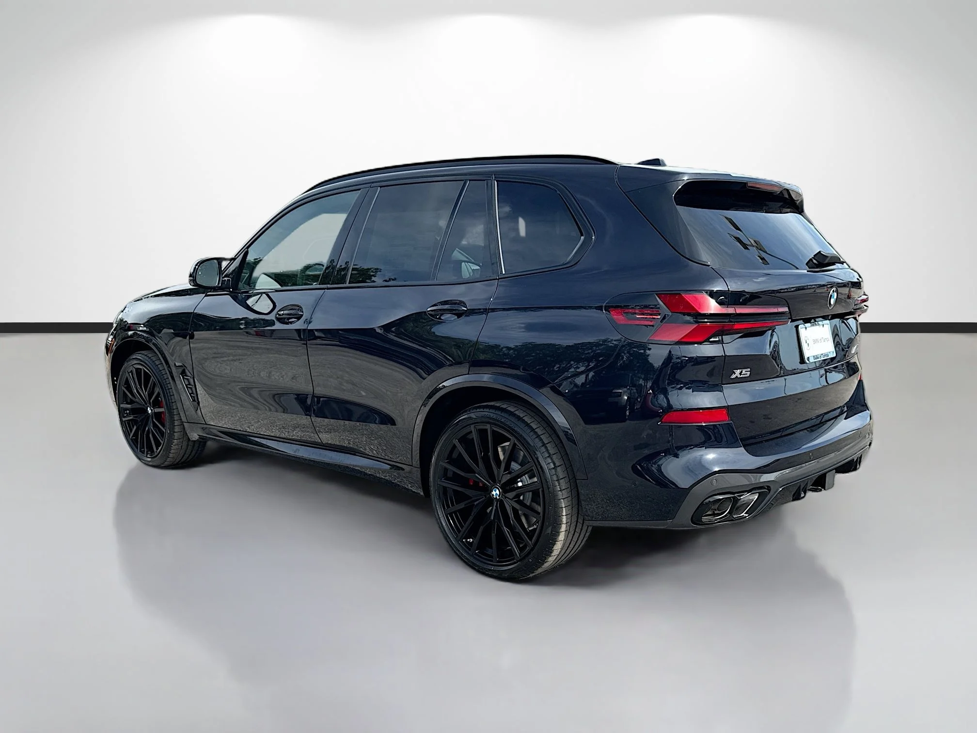 New 2026 Carbon Black Metallic BMW M60i image 5