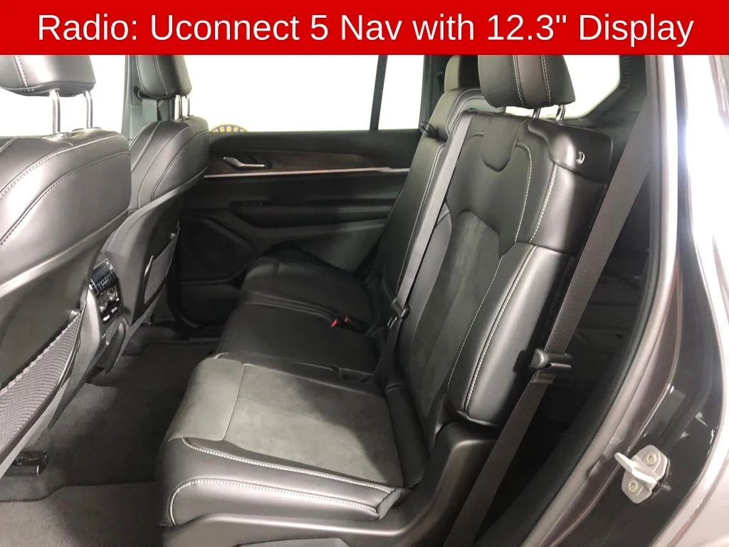 New 2026 Baltic Gray Metallic Clear-Coat Exterior Paint Jeep Altitude image 13