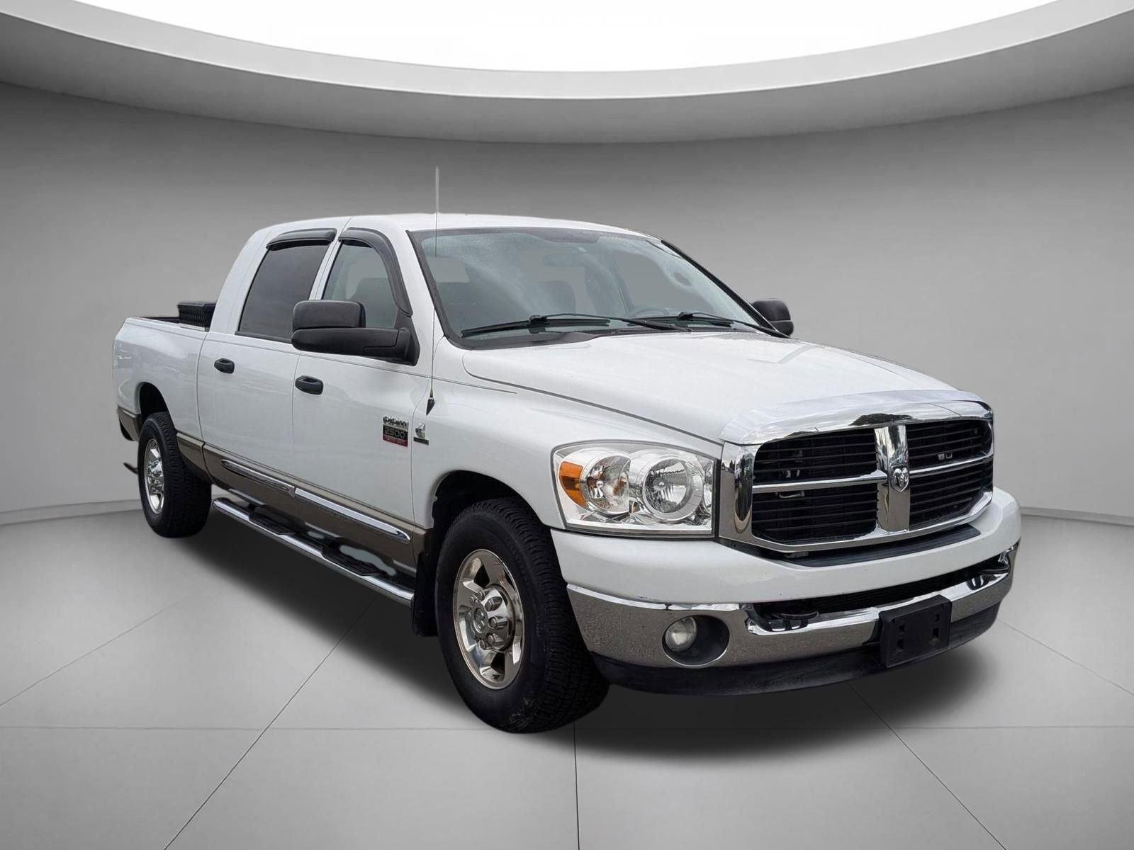 Used 2008 Bright White Dodge SXT image 3