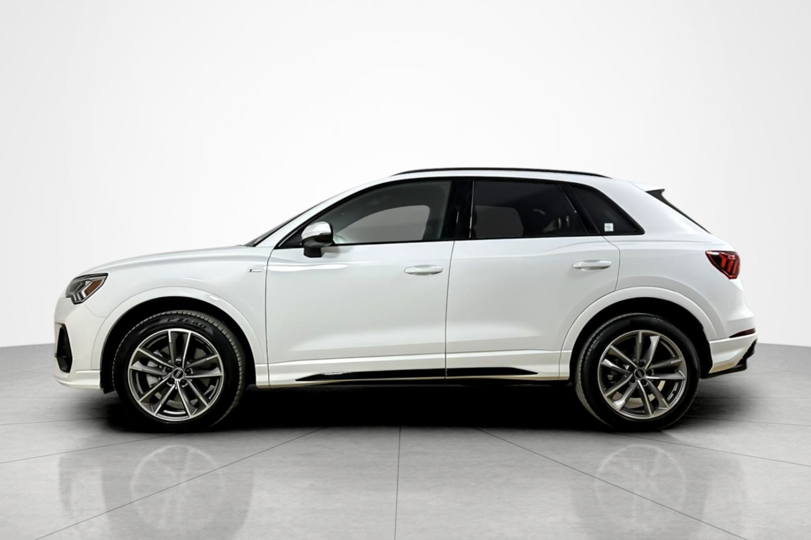 Used 2023 Ibis White Audi S line Premium 45 TFSI quattro image 2