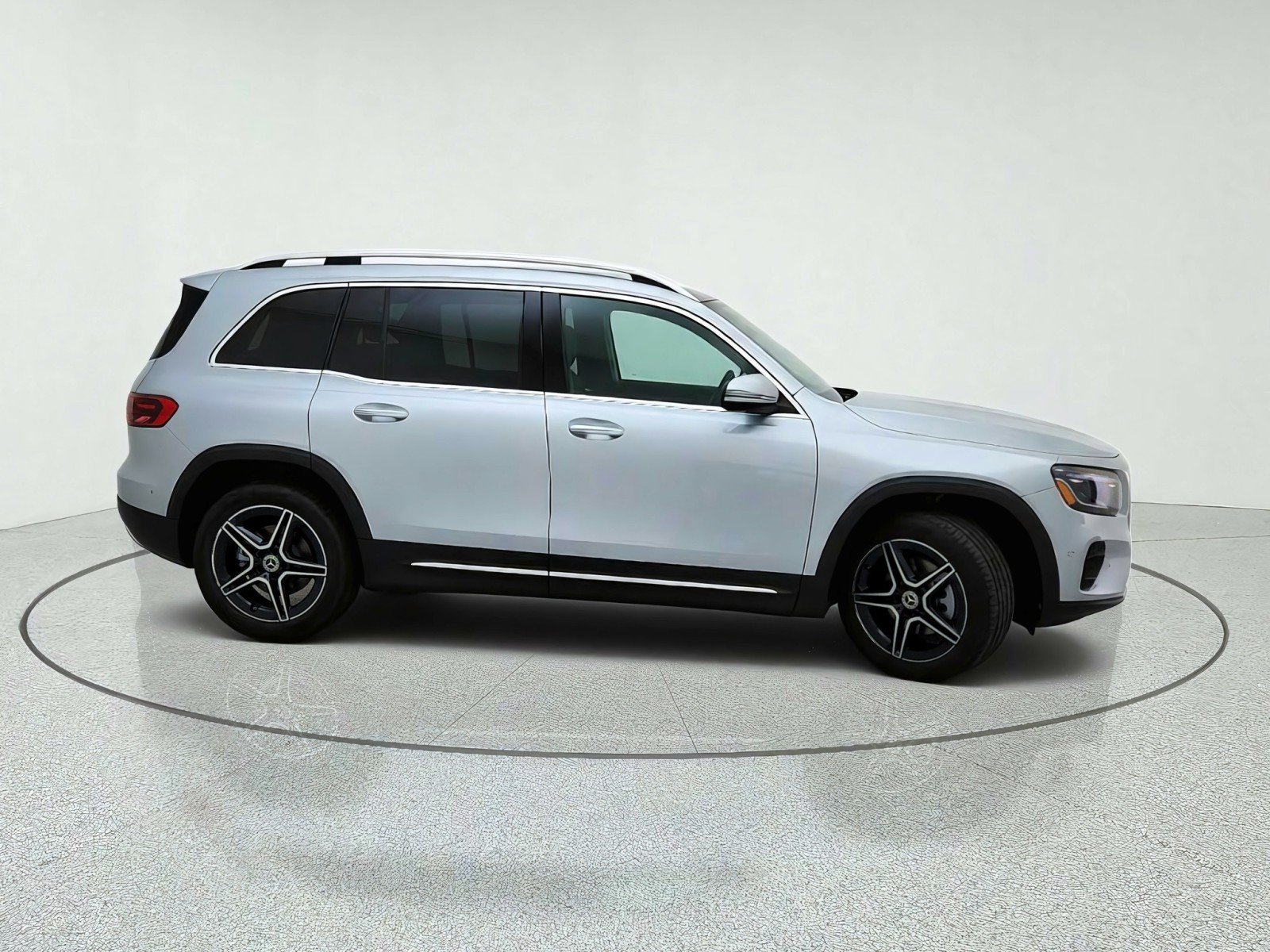 New 2026 Cirrus Silver Metallic Mercedes-Benz GLB 250 SUV image 6