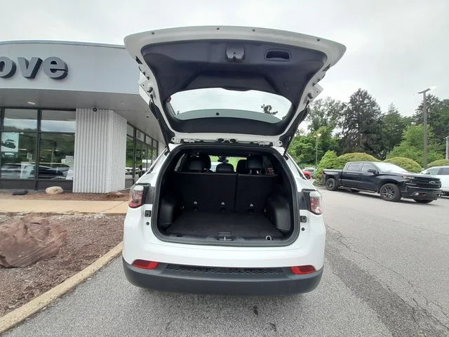 Used 2024 White Jeep Latitude image 48