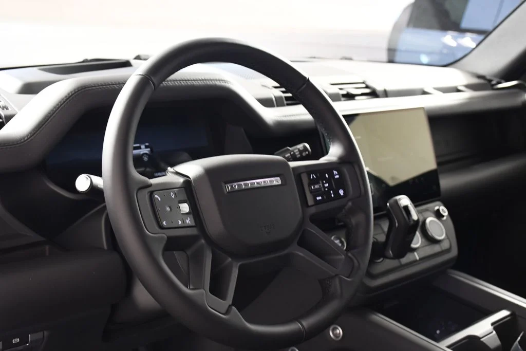 New 2026 Tasman Blue Land Rover S image 13