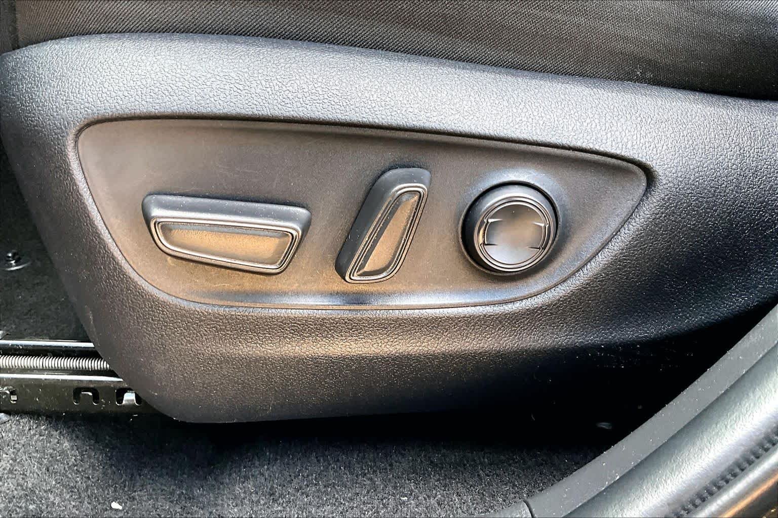 Used 2024 Midnight Black Metallic Toyota XLE image 33