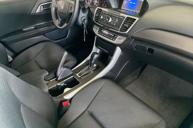 Used 2015 Modern Steel Metallic Honda LX image 19