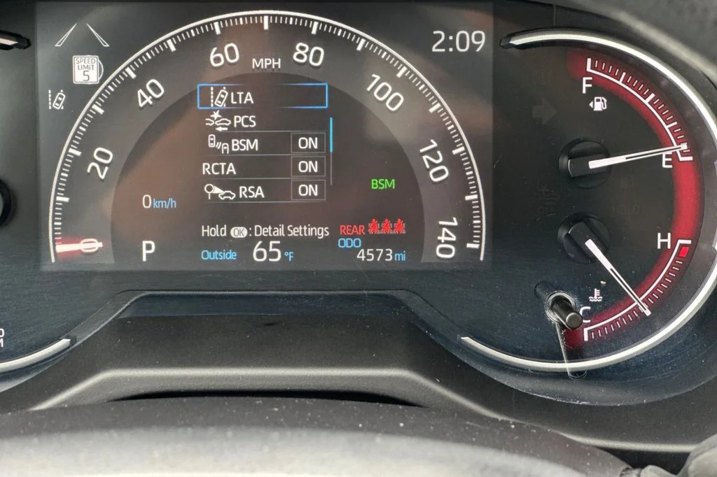 Certified Used 2025 Silver Toyota XLE image 25