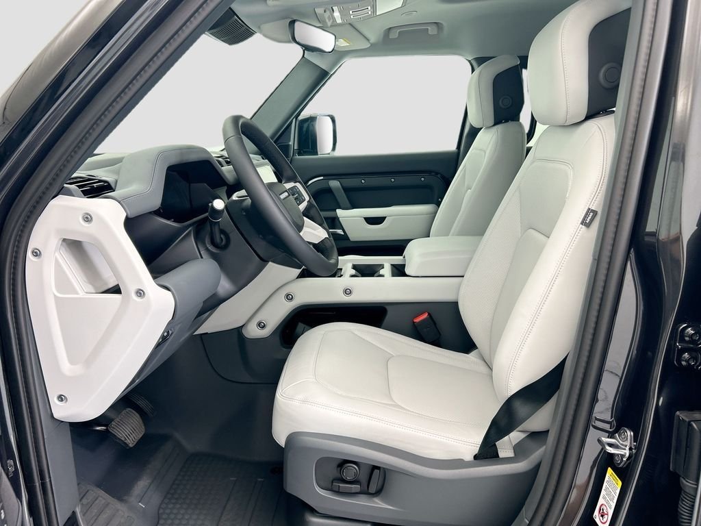 2026 Land Rover Defender X-Dynamic SE - Photo 18