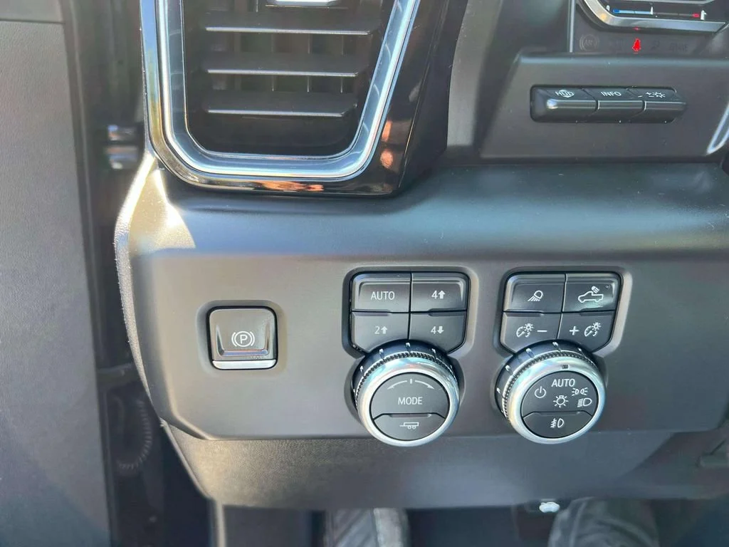 Used 2025 Onyx Black GMC Denali image 14