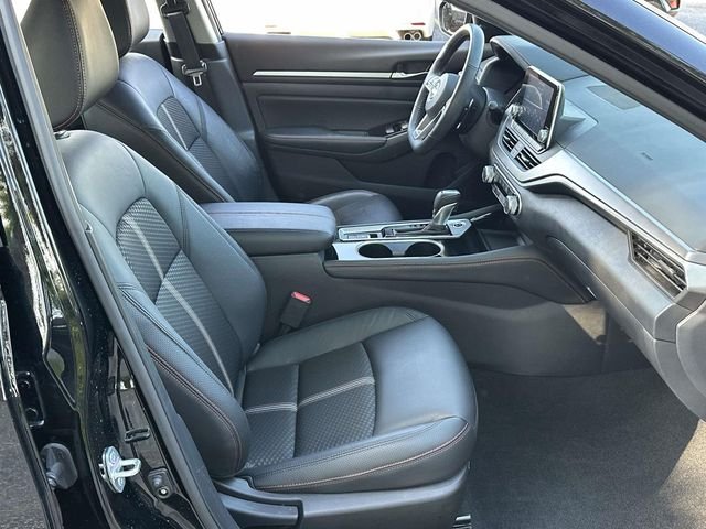 Used 2024 Black Nissan 2.5 SR image 13