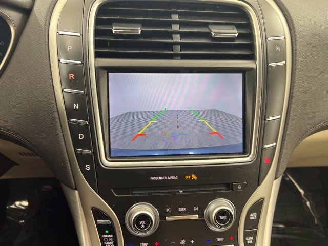 Used 2019 Blue Lincoln Standard image 19