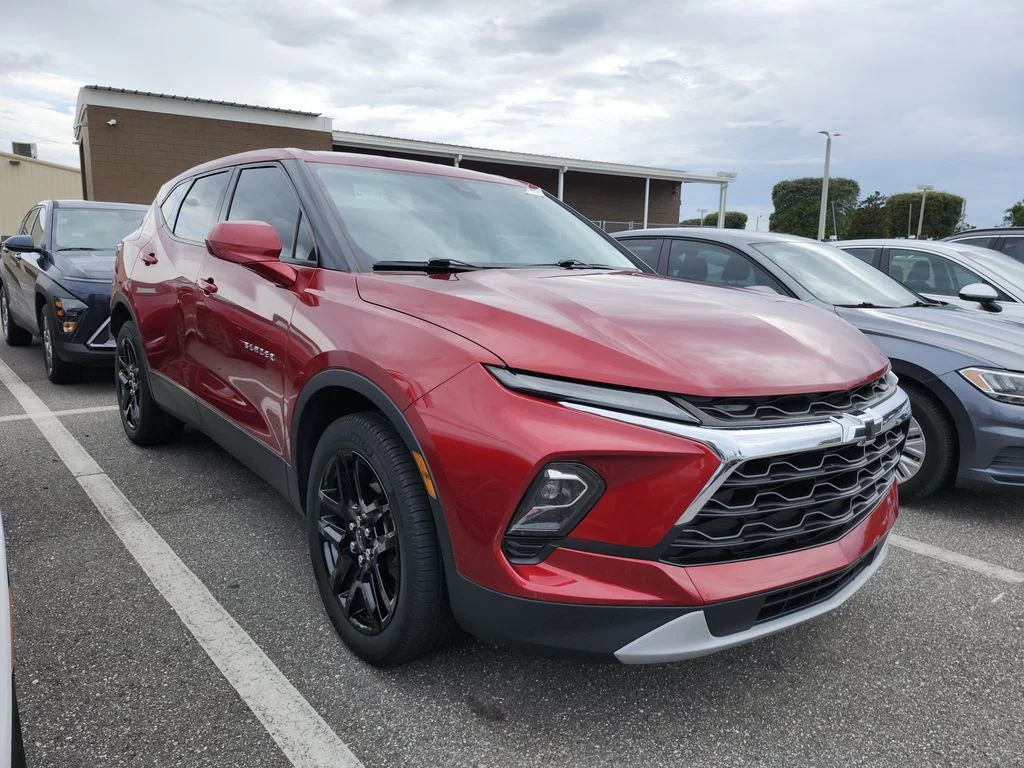 Used 2023 Red Chevrolet LT image 7